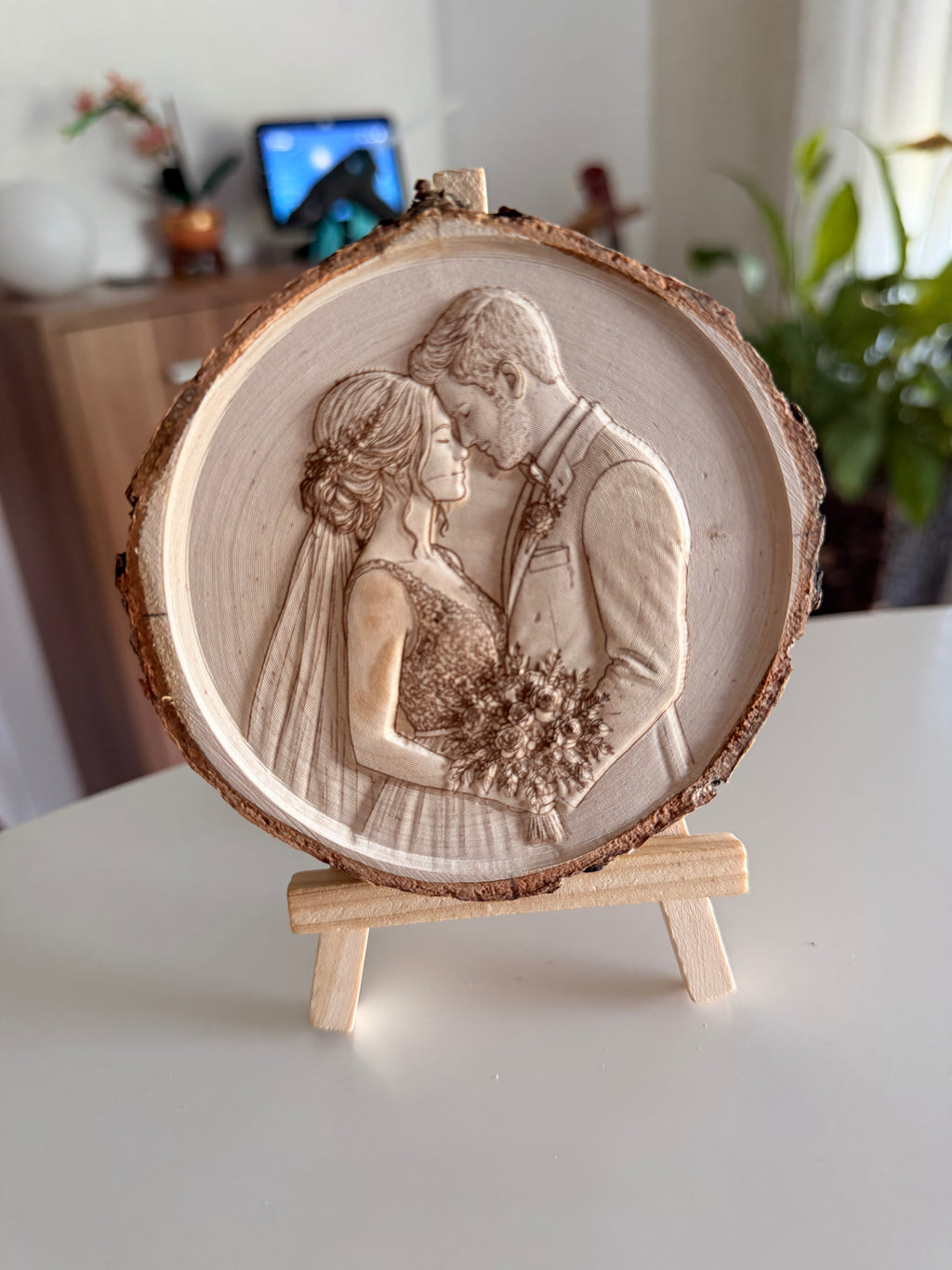 Holzscheibe mit Foto als 3D-Gravur