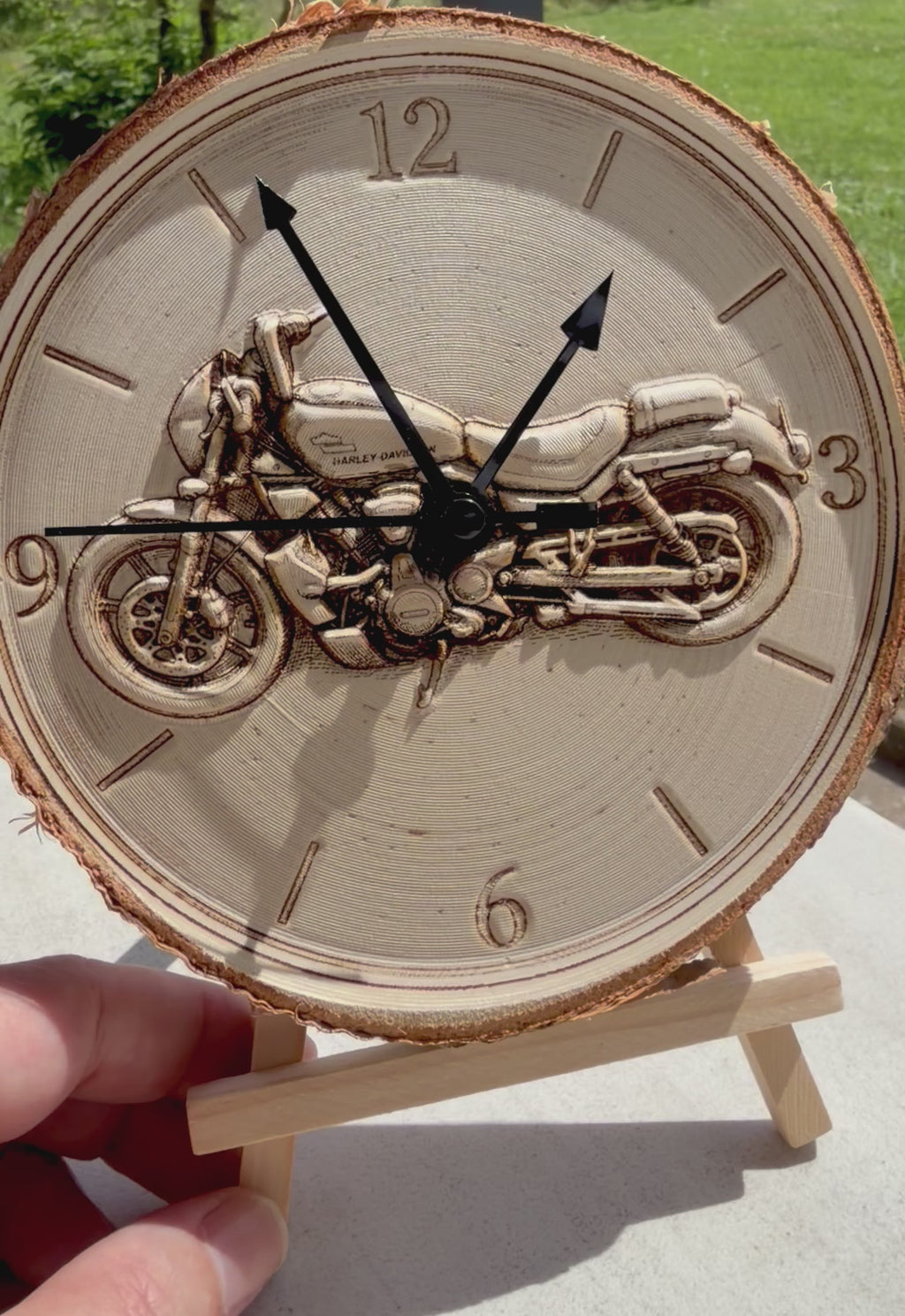 Holzscheibe mit Foto als 3D-Gravur